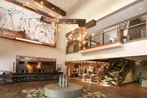Escape to Our Warm Country Retreat! Spacious Rustic Rooms, Parking - Image 5