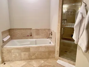 Spacious Luxe 5BR—Ski Shuttle & walk to  lift, 2 living room,  game & movie room - Image 3