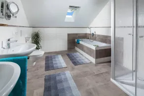 Lejlighed Hochstaufen (92 m²) på loftet, 2 soveværelser, stue, køkken ekstra, bad / toilet, balkon - Image 2