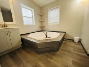 4 Bedroom House with Hot Tub and Game Room!! - Image 3