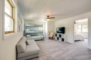 4 Bedroom/2 bath Cozy Lake Milton Getaway with dock access 300 yards away!! - Image 5