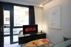 Neobeds - Stylish modern 1BR Apt Near Old Town & Steps from Turia Park - Image 4