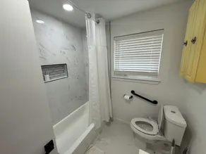 Comfy 3 Bedroom with smart TV and WiFi near Tinker  - Image 5