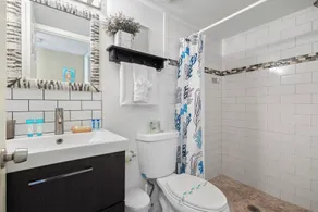 Longboat Village Getaway - Image 5