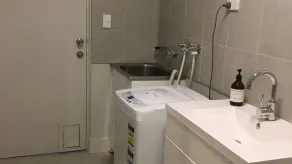 Stylish Coastal Unit - Image 2