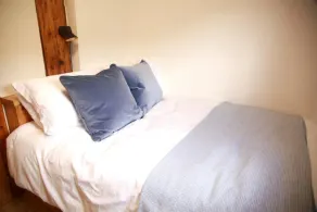 The Cabin at Ffos Farm - Image 4