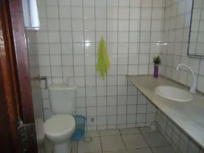 Spacious and comfortable house, 3 bedrooms, 1 suite, large balcony with swimming pool. - Image 2