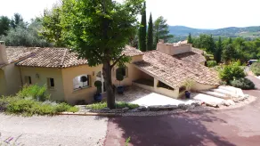 Sainte Victoire: 325 M² property with pool house set in 5 ha of woodland - Image 2