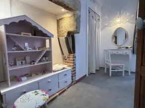 Großes Familienhaus mit Garten, Wifi, Haustiere erlaubt - Image 2