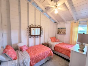 Kommen Sie und entspannen Sie sich in diesem geräumigen Cottage mit 3 Schlafzimmern und beidseitigem Seeblick. - Image 5