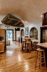 Lake Retreat for Large Gatherings - Image 3