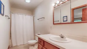 Lakewood Landing:\"Large Yard - Perfect for Kids\" - Image 3
