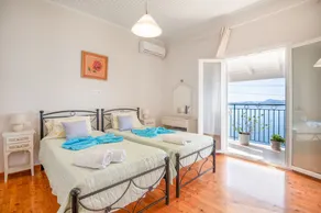 Stunning views, private pool, garden, A/C, WiFi - Image 5
