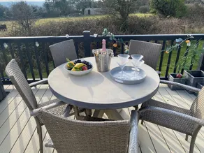 Twilight Lodge & Hot Tub (2 Bd rm) 2.5 miles to beach, peaceful setting. - Image 4