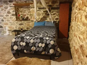 Renovated traditional stone house in Evia, Greece - Image 3