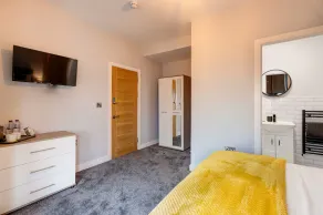 Castle Donington's Boutique Hotel - Image 4