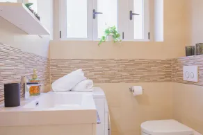 New 1 bedroom peaceful apartment near city center - Image 4