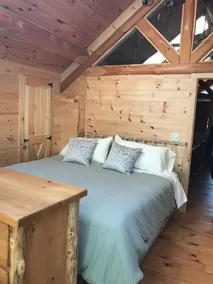  Stunning Riverfront Solar-Powered Cabin  with back-up generator - Image 4