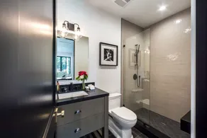 AmazIng big house for comfort and relax - Image 3