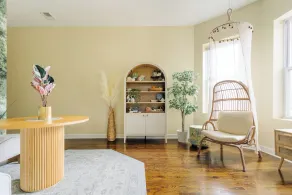 Lowest Rates! Spacious Duplex with Free Parking! - Image 2