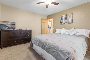 Nana Bear Manor - Quiet and spacious log cabin with hot tub perfect for a mountain getaway! - Image 5