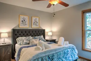 Pet-Friendly Mt. Retreat w/ Fire Pit + Biltmore Pass | 48 Min to Asheville - Image 4