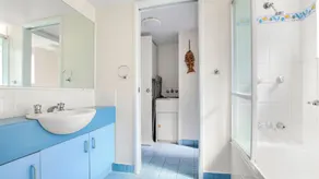 Jade Waters U4 5 Latona Ave - Image 2