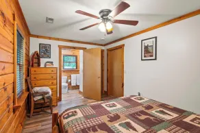 Main Channel Lots of Water. Comfy Cabin with stunning lake views, perfect for a serene escape at SML. - Image 5