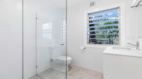 Tree House by the Beach - 16 Kururma Cres - Image 3