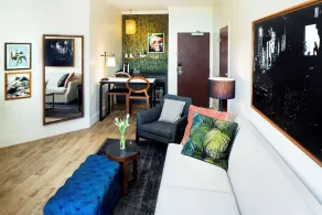 2 Connecting Suites at a 4⭐️ Hotel - Image 4