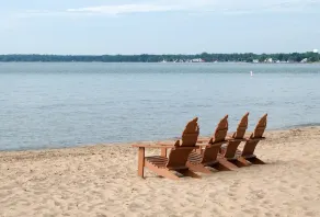 Feel of an \"Up North\" cottage with the convenience of in-town East Tawas - Image 4
