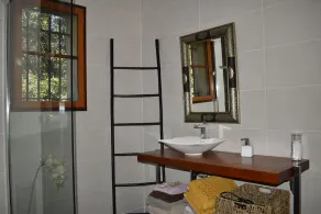 Villa au Coeur de la Garrigue Nimoise Pour 8 Personnes - Image 2