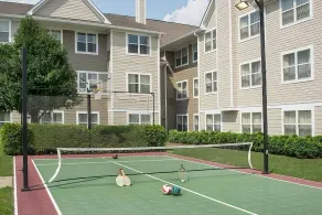 Modern Convenience Meets Comfort in Charleston! Pool, Pets are Allowed Here - Image 4