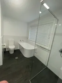 Large fam home, ideal for entertaining, & pets, close to beach, parks and nature - Image 3