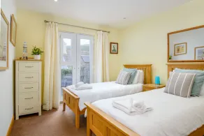 Panoramic Sea Views from this 2 Bedroom Cornish Townhouse - Image 5