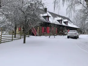 Spacious 1819 farmhouse for 15 people, 250 m from Ardennai forest - Image 3