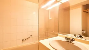 Studio Rustique Parfait pour les Skieurs | Lokale à ski + Près du Navette + Accès Piscine Extérieure - Image 2