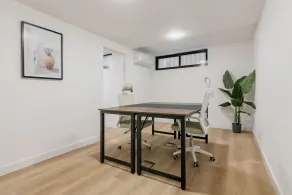 Square Rooms by Charming, cerca del aeropuerto y con un pequeño gimnasio - Image 2