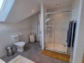 Field View, whole annexe - Image 5
