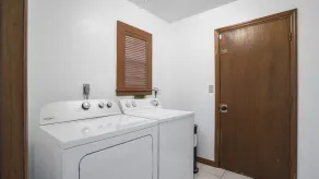 Spectacular home with outdoor POOL and LAKE view (62nd St N) - Image 2