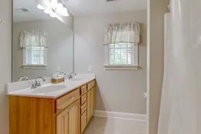 Welcome to peaceful Parkview Hollow, Gated Community 1 mile from lake! - Image 4