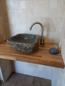 Casa idealmente ubicada cerca de lagos, rutas de senderismo y sitios históricos. - Image 3
