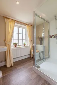 Edgar Farmhouse - sleeps 20 guests  in 8 bedrooms - Image 3