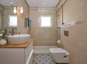 2-Schlafzimmer-Apartment Albufeira Altstadt - Image 3