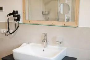 Holiday Apartment 'Natur Suite Edelweisshof Ferdi' with Mountain View, Garden & Wi-Fi - Image 3