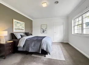 Gorgeous two bedroom home with lake views! - Image 4
