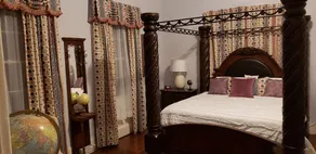 The Budd-Pafford House - The Exploration Suite - Image 4