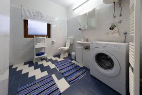 1BR apartment with terrace and private parking - Image 2