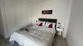 Modern penthouse close to all amenities and beaches - Image 5