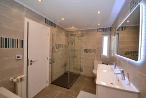 Geräumige Familienvilla, privater Pool mit herrlichem Panoramablick auf die Küste - Image 3